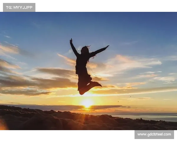 勇闯天下奏响青春华章描绘梦想旅程书写无悔人生